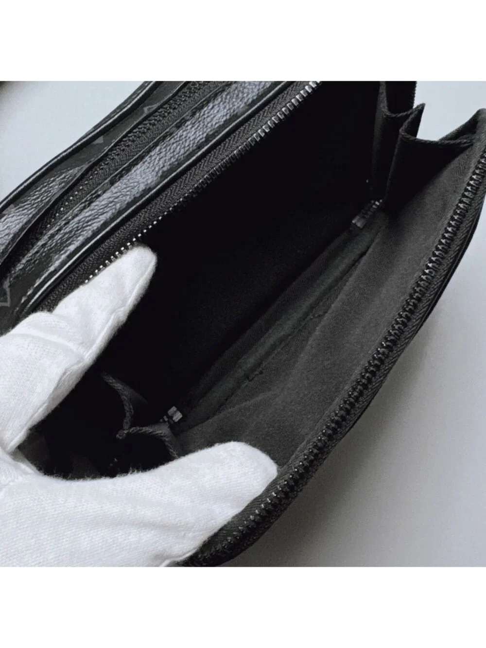 Louis Vuitton Vitton Monogram Eclipse Alpha Messenger